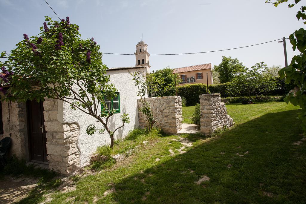 Holiday Home Mihovilovic Премантура Стая снимка
