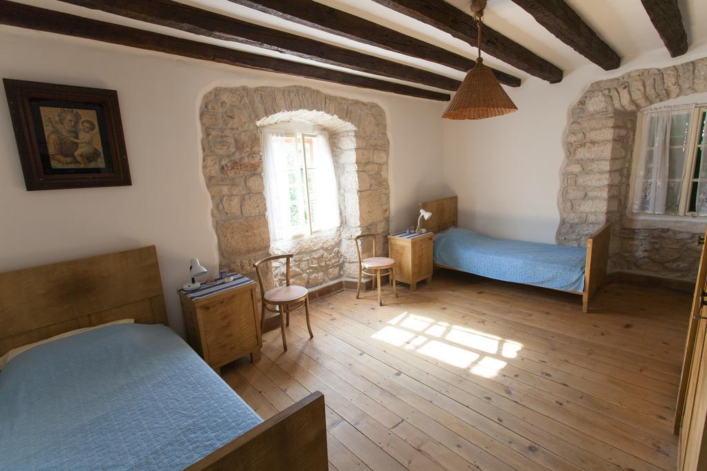 Holiday Home Mihovilovic Премантура Стая снимка